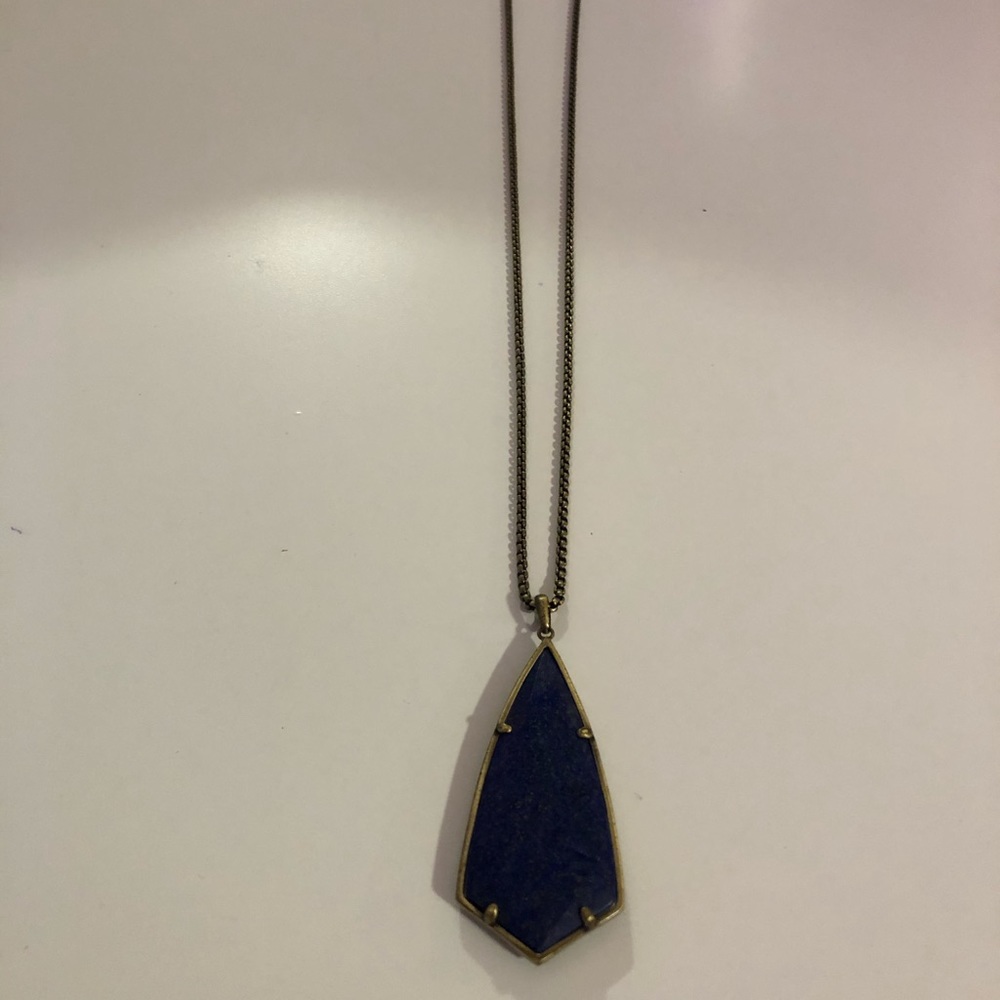 Kendra Scott necklace